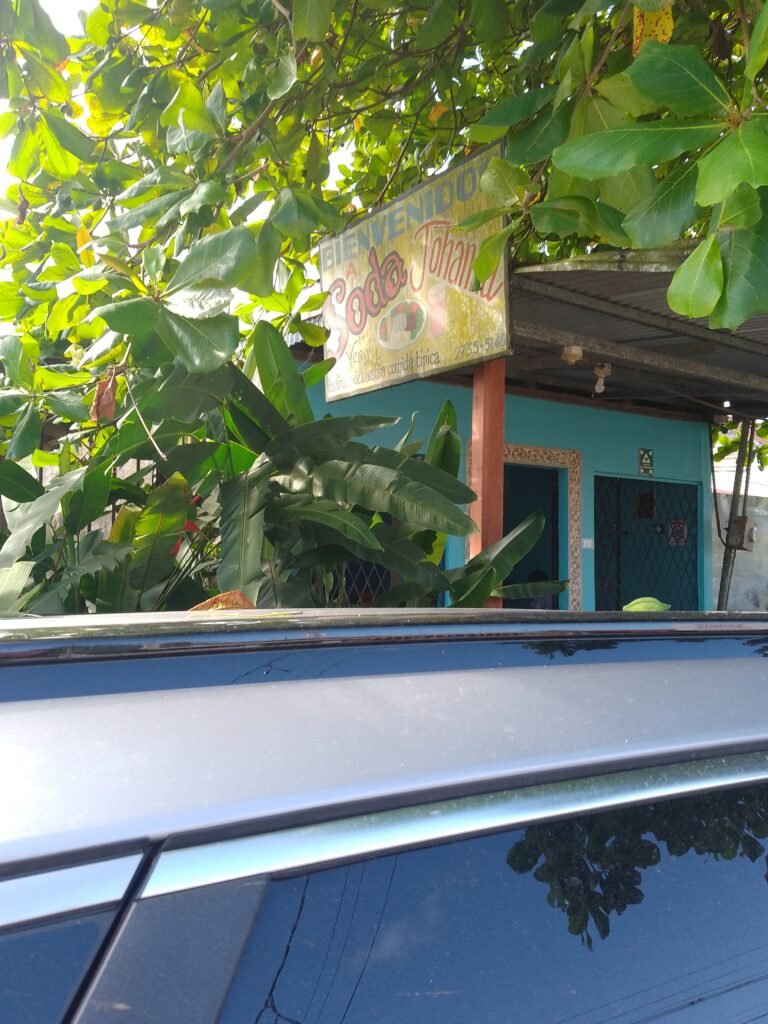 soda el localito. puerto jimenez .osa penisula