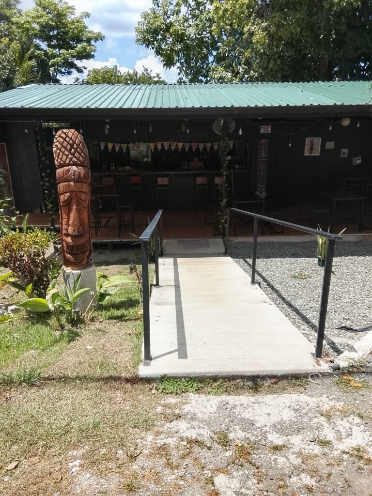 tiki's  restaurant  puerto jimenez