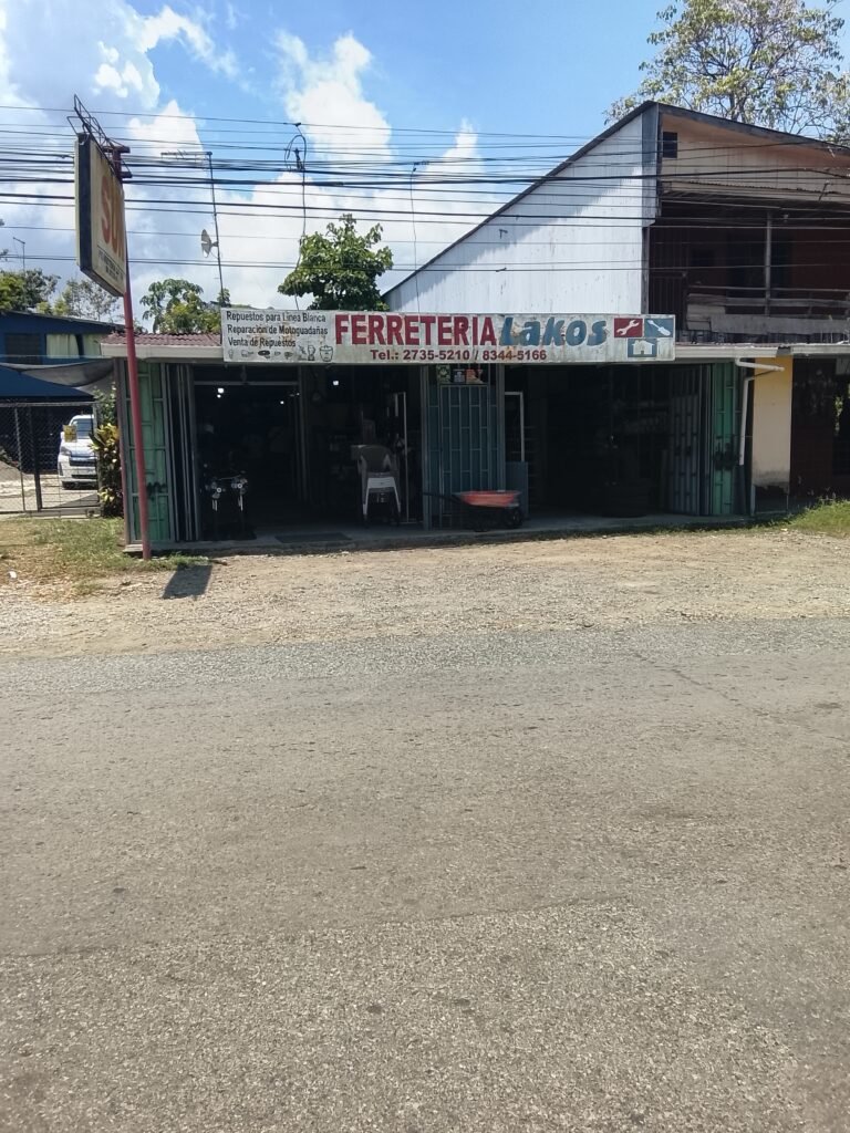Lakos hard ware store. puerto jimenez osa peninsula 