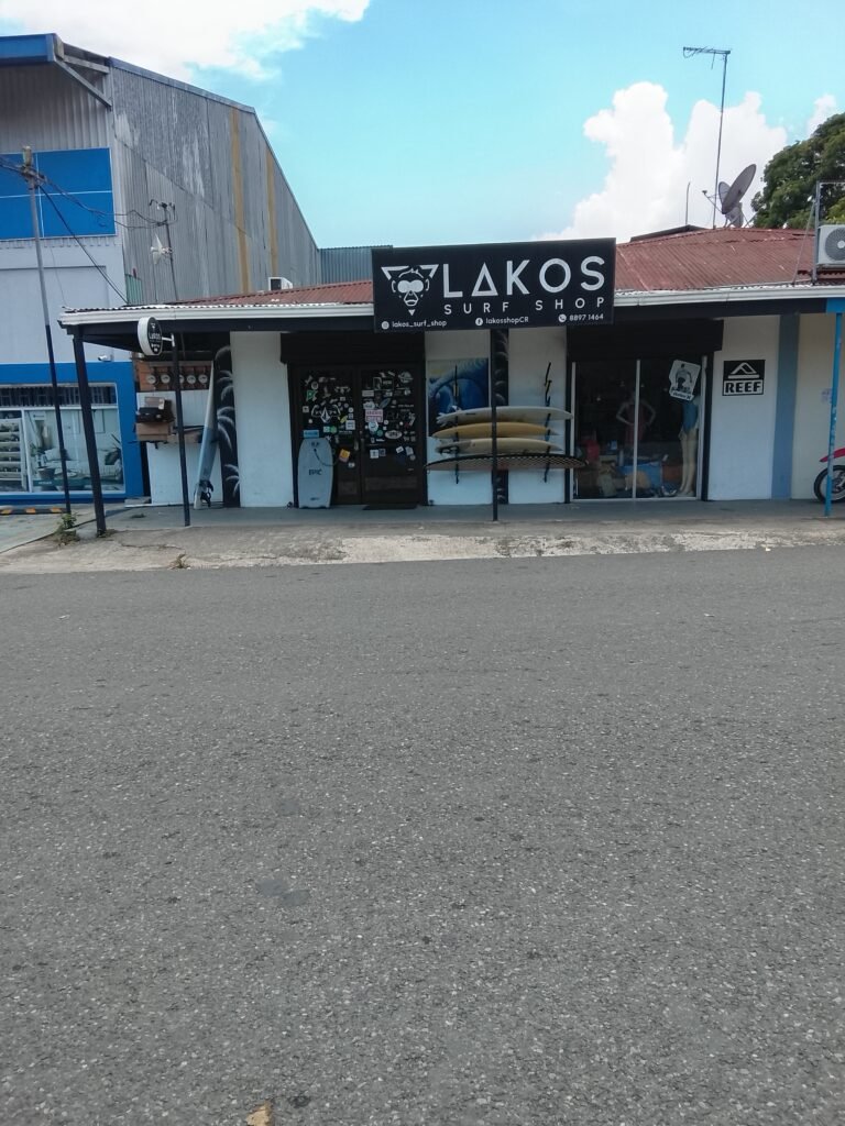 Lakos Surf shop. puerto jimenez osa peninsula